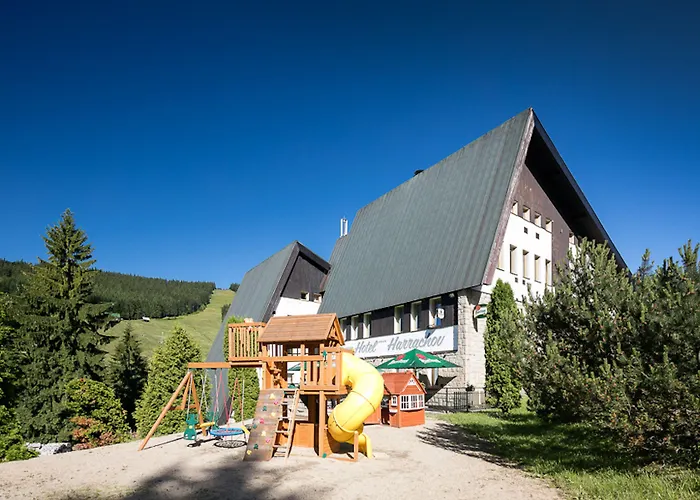 Pytloun Wellness فندق 4*
